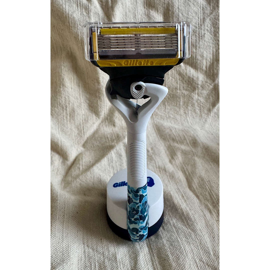 A BATHING APE - 新品☆ A BATHING APE×Gillette コラボ 髭剃り A BATHING APE - 新品☆ A BATHING APE×Gillette コラボ 髭剃り