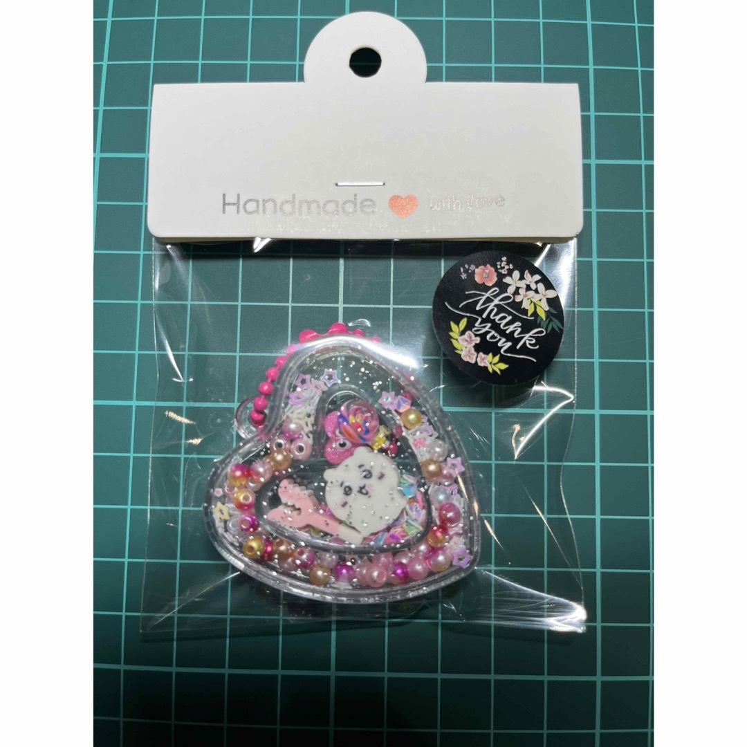 シャカシャカキーホルダー ピンク ハンドメイドのアクセサリー(キーホルダー/ストラップ)の商品写真