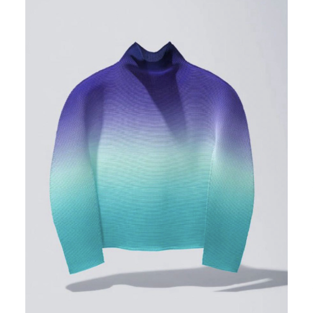 ISSEY MIYAKE - 【タグ付】me ISSEY MIYAKE GRADATIONトップスの ISSEY MIYAKE - 【タグ付】me ISSEY MIYAKE GRADATIONトップスの