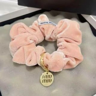 MIU MIU(ヘアアクセサリー ・ ピンク/桃色系)のフリマアイテム一覧 MIU MIU(ヘアアクセサリー ・ ピンク/桃色系)のフリマアイテム一覧