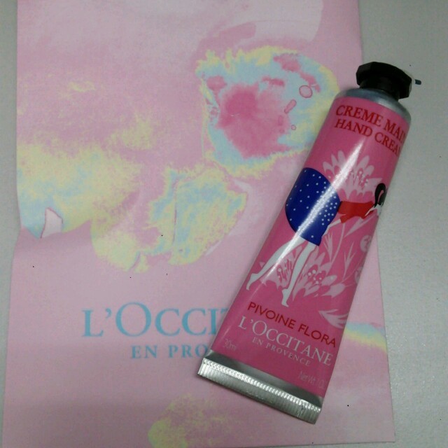 L'OCCITANE(ロクシタン)のロクシタン＊ハンドクリーム コスメ/美容のボディケア(ハンドクリーム)の商品写真