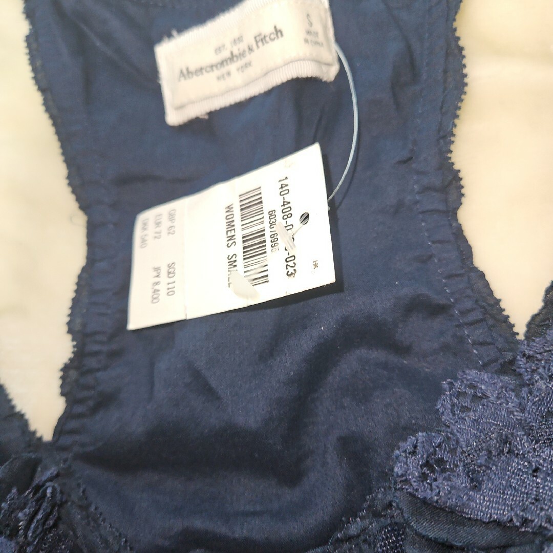 Abercrombie&Fitch - 【タグ付き⭐Abercrombie&Fitch】紺