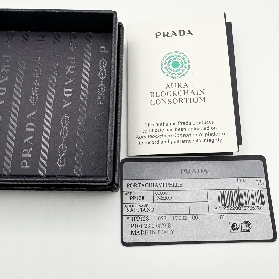 PRADA - 【未使用☆】プラダ キーリング サフィアーノ 三角ロゴ PRADA - 【未使用☆】プラダ キーリング サフィアーノ 三角ロゴ