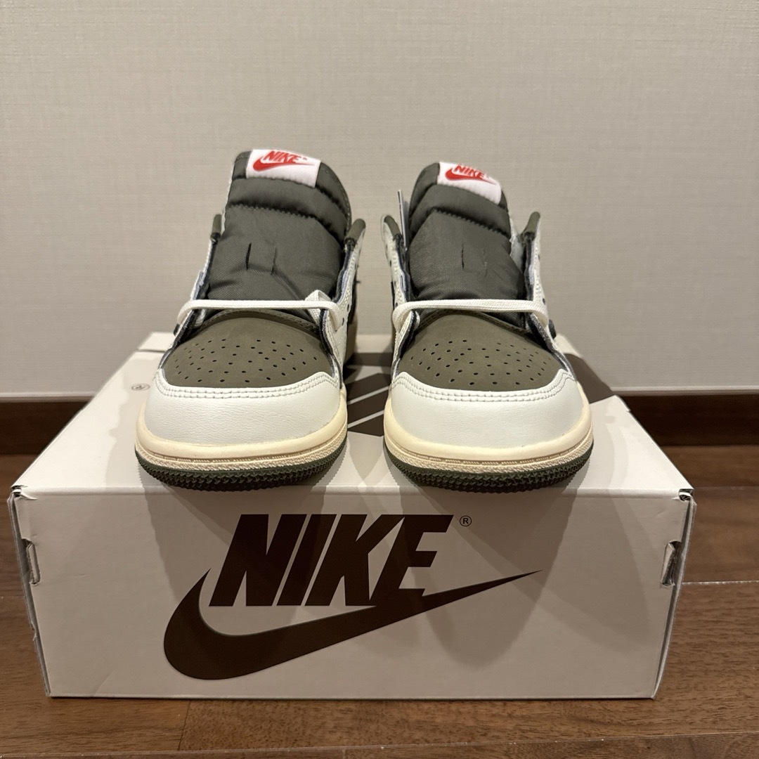 ジョーダン1LOW x Travis Scott Reverse Olive ジョーダン1LOW x Travis Scott Reverse Olive