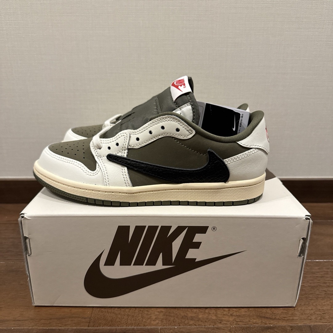 ジョーダン1LOW x Travis Scott Reverse Olive ジョーダン1LOW x Travis Scott Reverse Olive