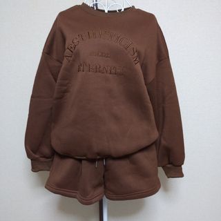 シーイン(SHEIN)の【新品未使用】SHEIN トレーナー&半パンツ　ブラウン　Mサイズセット(セット/コーデ)