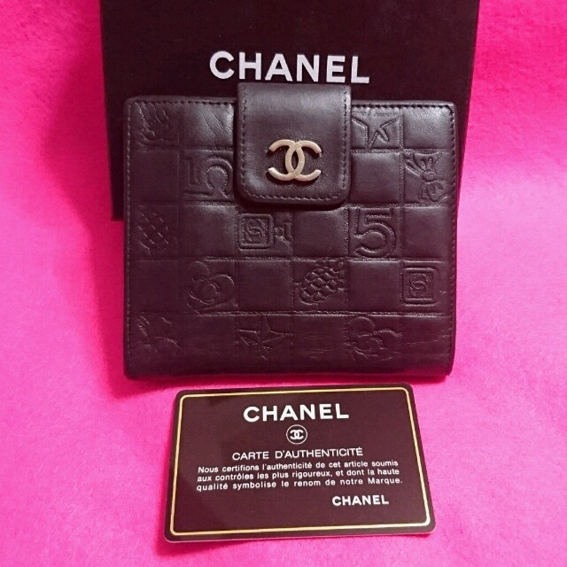 CHANEL(シャネル)の美品正規品【シャネル】アイコン折り財布*黒 レディースのファッション小物(財布)の商品写真