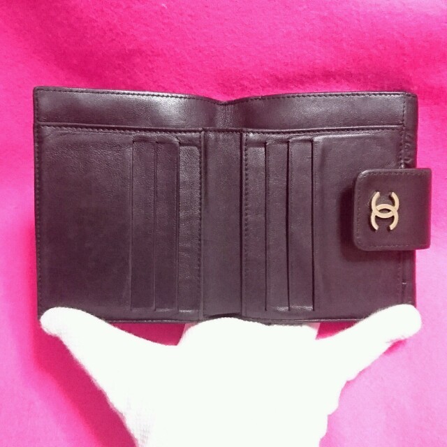 CHANEL(シャネル)の美品正規品【シャネル】アイコン折り財布*黒 レディースのファッション小物(財布)の商品写真