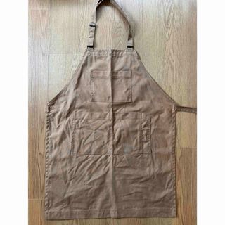 ムジルシリョウヒン(MUJI (無印良品))の無印良品（MUJI Labo）燃えにくい前掛けにもなるエプロン キャメル(その他)