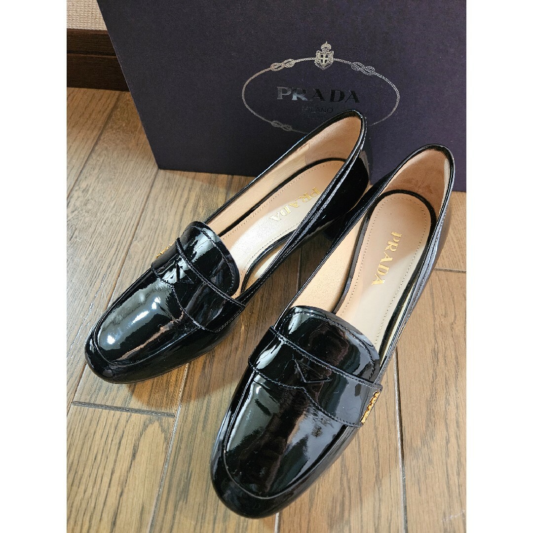 PRADA - PRADAプラダ エナメル ローファー パンプス 37.5黒の PRADA - PRADAプラダ エナメル ローファー パンプス 37.5黒の