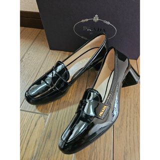 PRADA - PRADAプラダ エナメル ローファー パンプス 37.5黒の PRADA - PRADAプラダ エナメル ローファー パンプス 37.5黒の