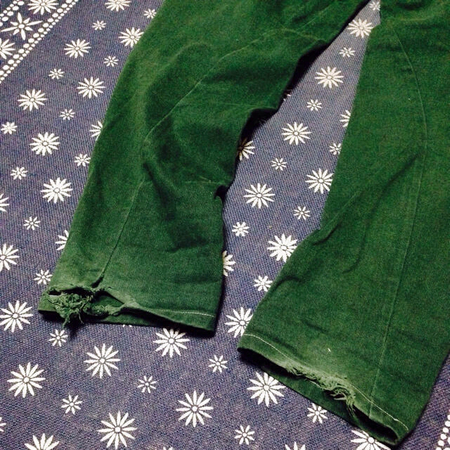 CLEF DE SOL(クレドソル)の深緑デニムサルエル レディースのパンツ(サルエルパンツ)の商品写真