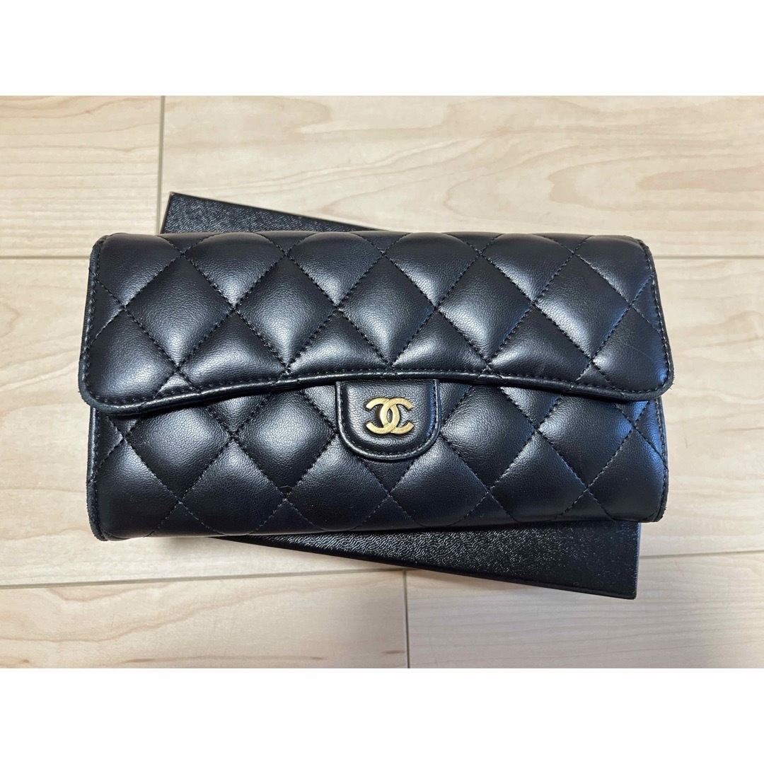 CHANEL - CHANEL 長財布 キルティング 黒 認証カード付き 長財布 CHANEL - CHANEL 長財布 キルティング 黒 認証カード付き 長財布