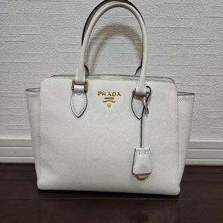 PRADA(ハンドバッグ ・ ホワイト/白色系)のフリマアイテム一覧 PRADA(ハンドバッグ ・ ホワイト/白色系)のフリマアイテム一覧