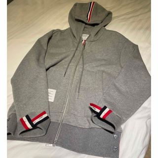 THOM BROWNE(パーカー)のフリマアイテム一覧 THOM BROWNE(パーカー)のフリマアイテム一覧