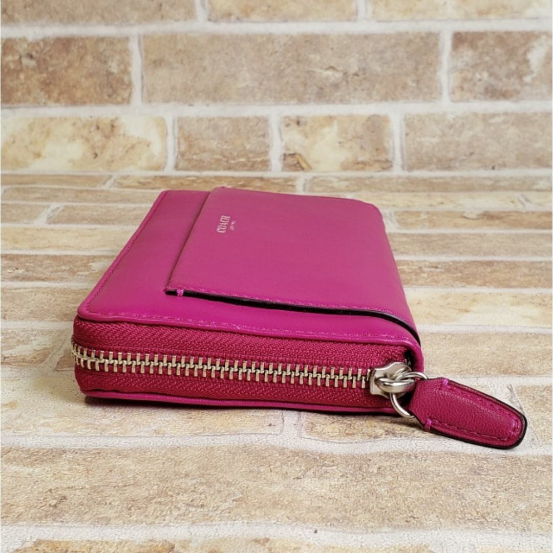 COACH - コーチ ☆ レザー ラウンドファスナー 長財布 ピンク COACH - コーチ ☆ レザー ラウンドファスナー 長財布 ピンク