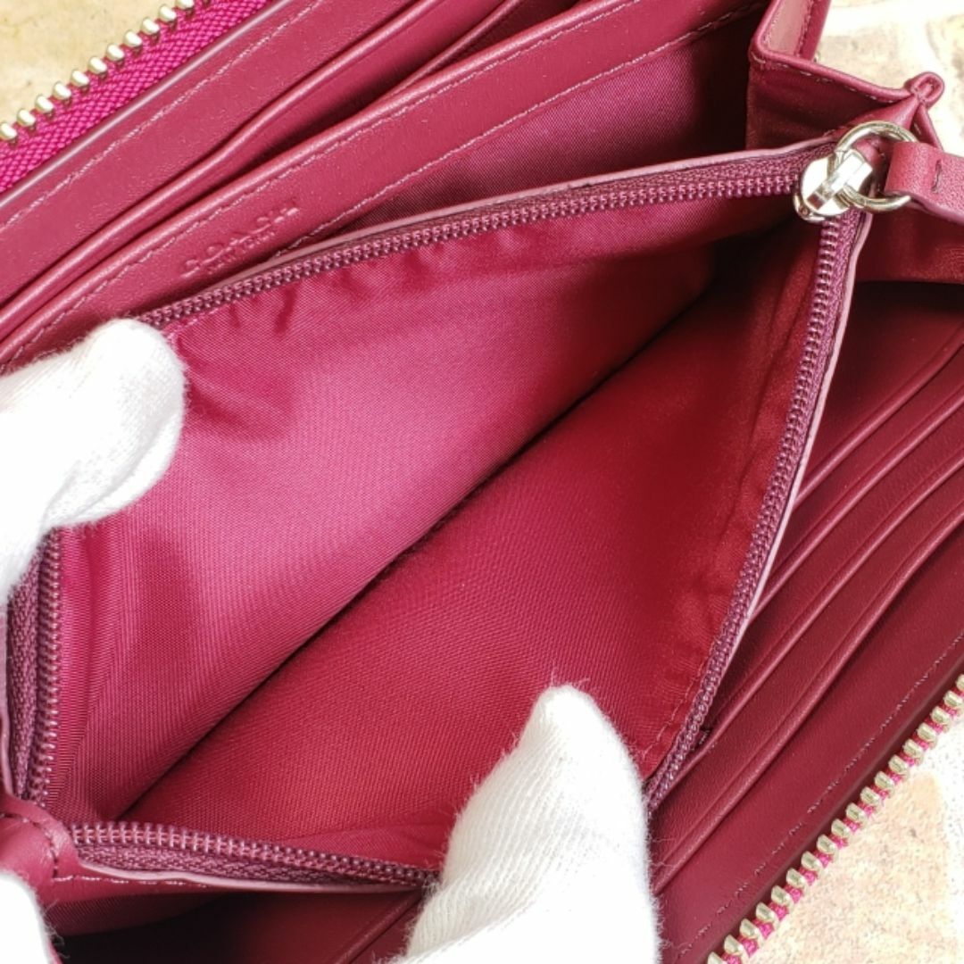 COACH - コーチ ☆ レザー ラウンドファスナー 長財布 ピンク COACH - コーチ ☆ レザー ラウンドファスナー 長財布 ピンク