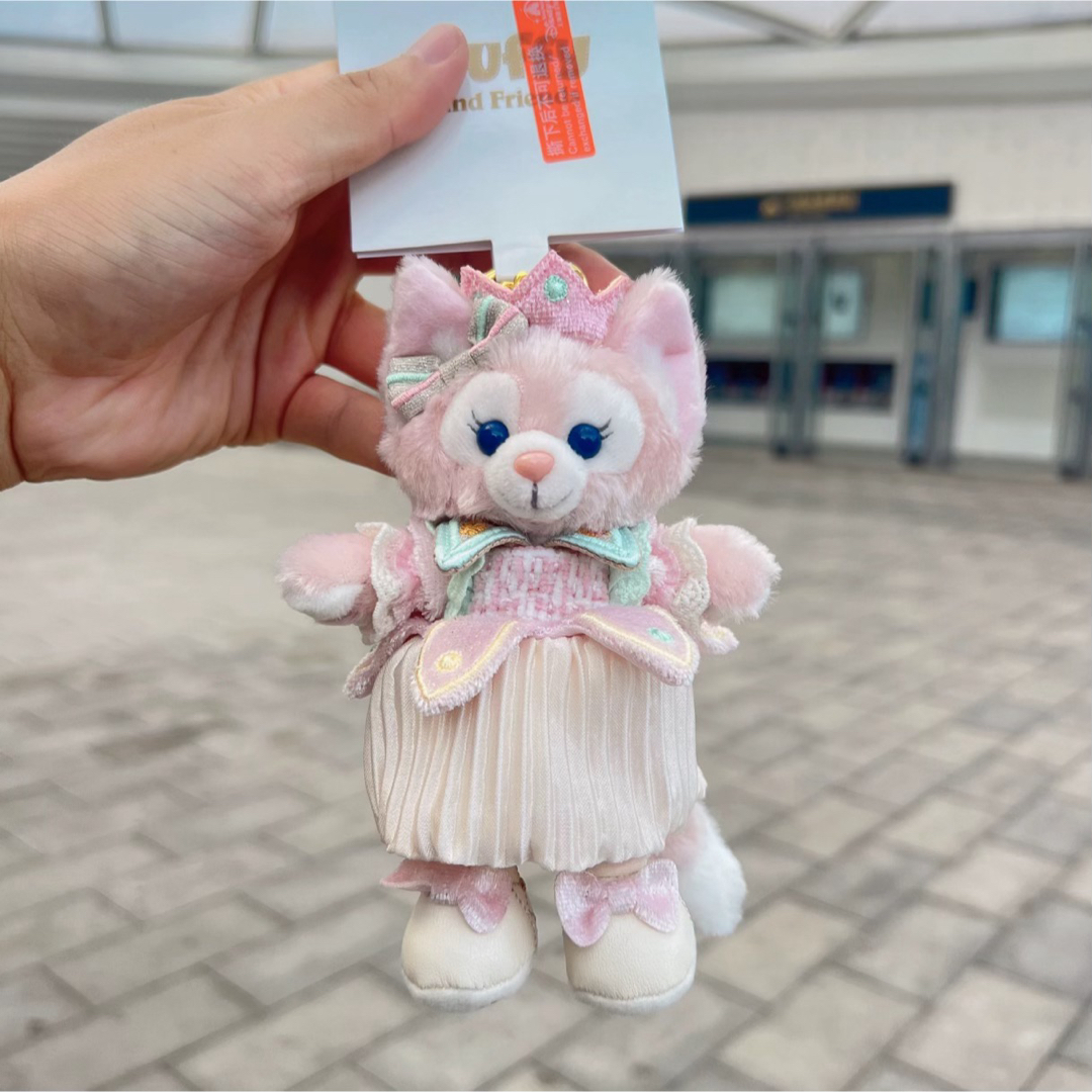 上海ディズニー リーナベル お誕生日お祝いぬいぐるみキーチェーン エンタメ/ホビーのおもちゃ/ぬいぐるみ(ぬいぐるみ)の商品写真