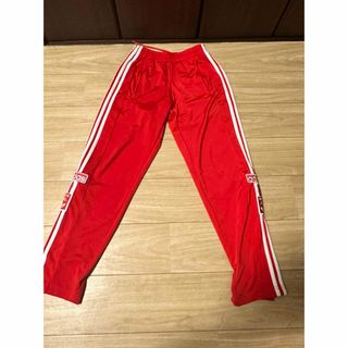 adidas(その他 ・ レッド/赤色系)のフリマアイテム一覧 adidas(その他 ・ レッド/赤色系)のフリマアイテム一覧