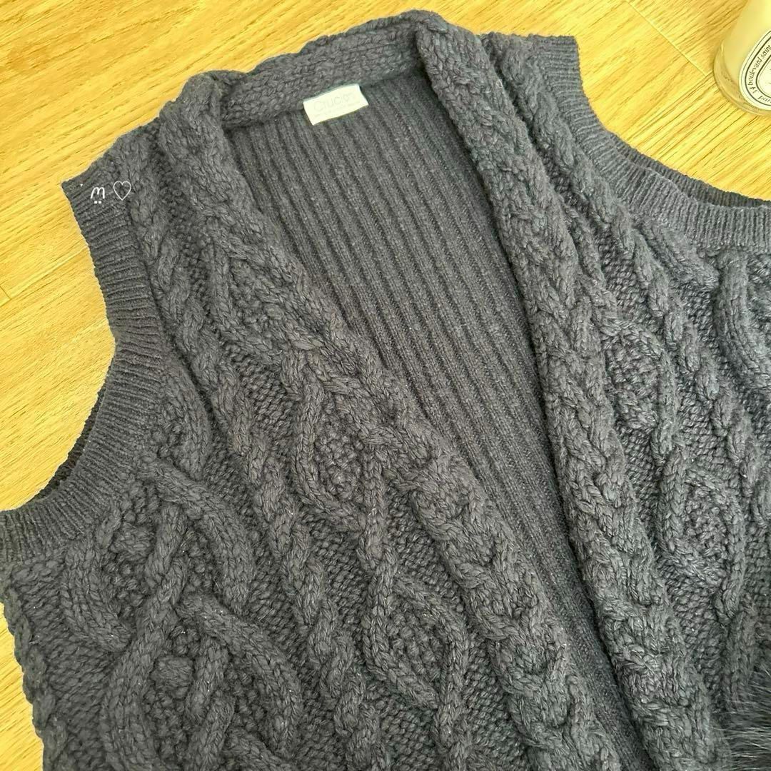 Cruciani クルチアーニ ファーポケットニットジレ 38 ウールカシミヤ Cruciani クルチアーニ ファーポケットニットジレ 38 ウールカシミヤ