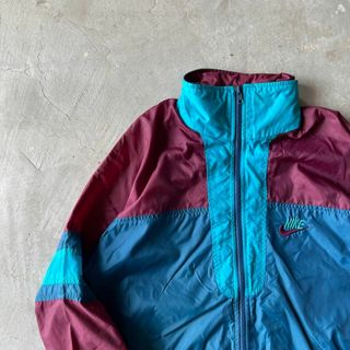 NIKE(ジャケット/アウター ・ シルバー/銀色系)のフリマ NIKE(ジャケット/アウター ・ シルバー/銀色系)のフリマ