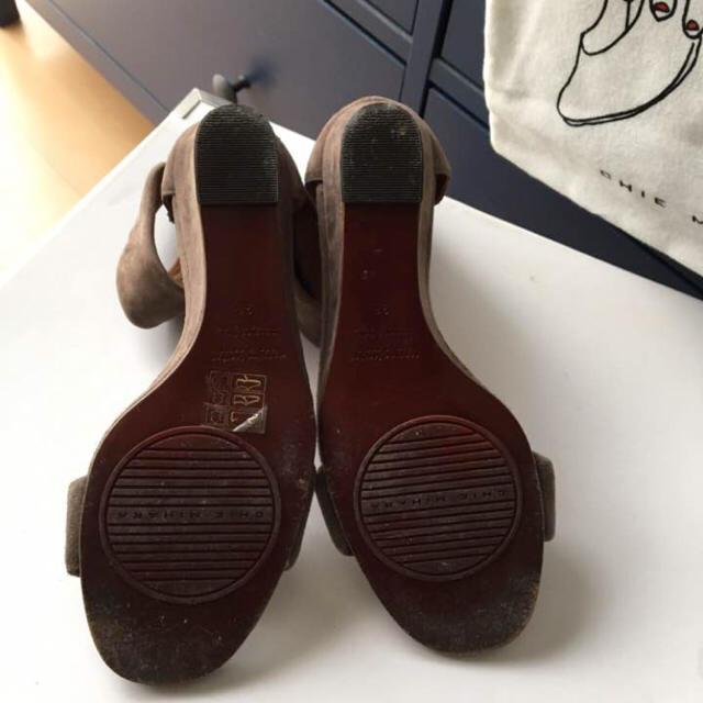 CHIE MIHARA(チエミハラ)の美品、送料無料、定価50760円、チエミハラ スエード サンダル レディースの靴/シューズ(サンダル)の商品写真