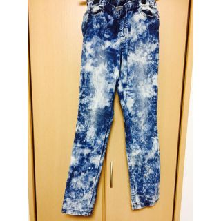 ジーナシス(JEANASIS)の【美品】フリル限定値下げ中！JEANASIS(ジーナシス）空柄パンツ(カジュアルパンツ)