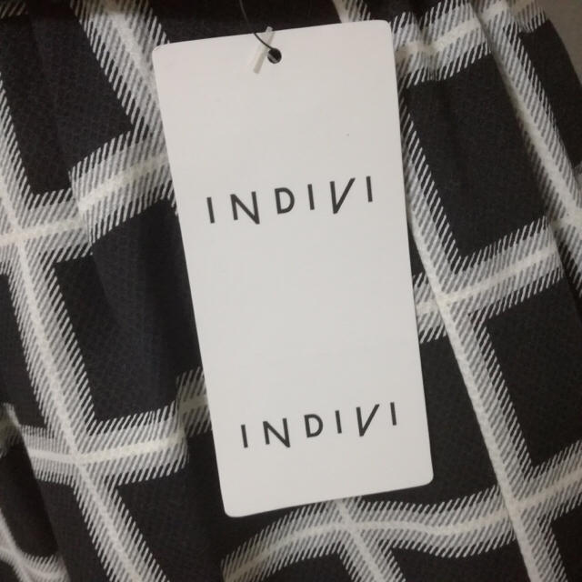 INDIVI(インディヴィ)の新品14,175 INDIVI ストライプ チェック インディヴィ スカート レディースのスカート(ひざ丈スカート)の商品写真