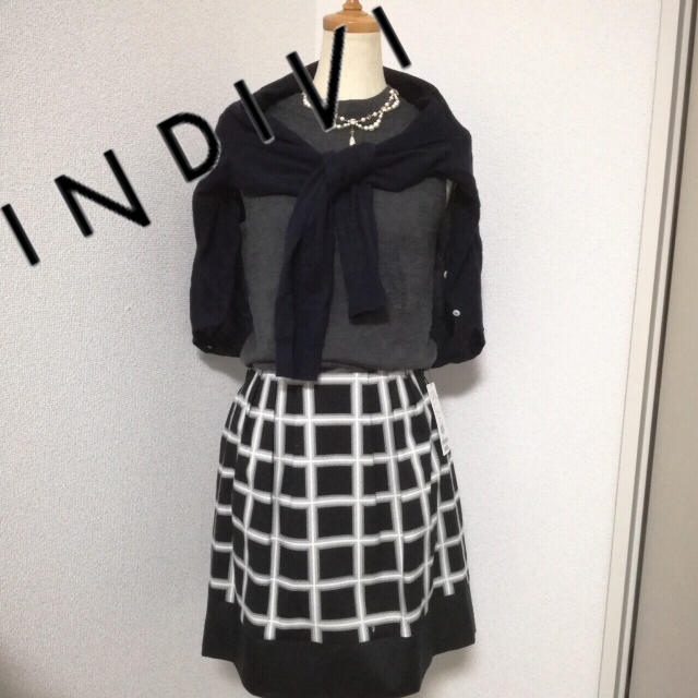 INDIVI(インディヴィ)の新品14,175 INDIVI ストライプ チェック インディヴィ スカート レディースのスカート(ひざ丈スカート)の商品写真