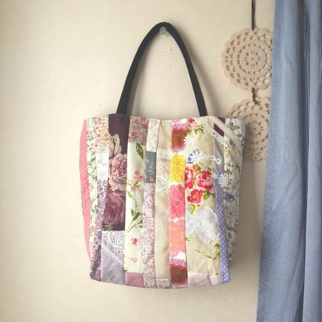 ハンドメイド パッチワーク トートバッグ ピンク花畑 花柄の通販 ハンドメイド パッチワーク トートバッグ ピンク花畑 花柄の通販
