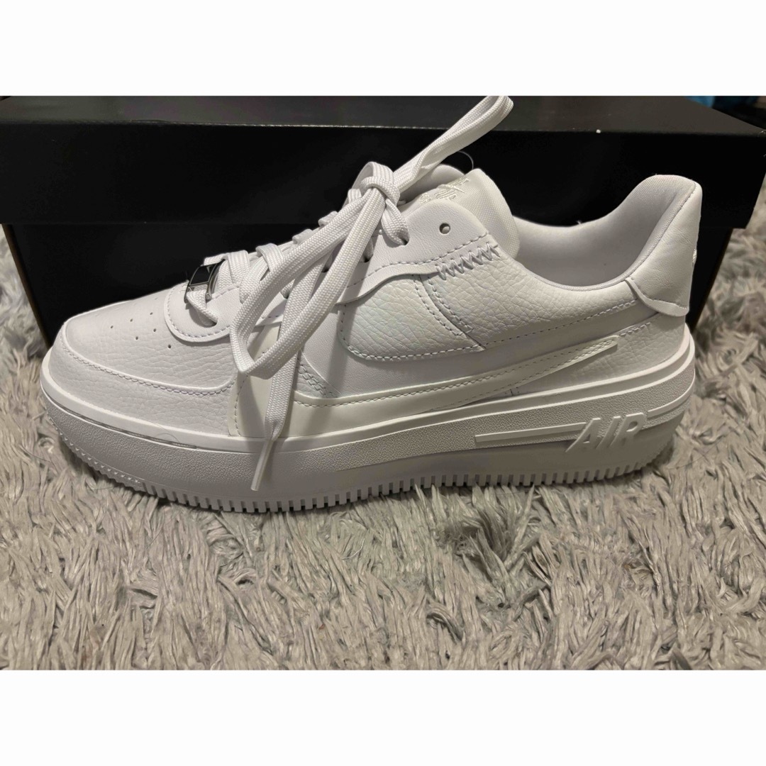 Nike Air Force 1 ホワイト 箱・タグ付き 新品未使用 スニーカー Nike Air Force 1 ホワイト 箱・タグ付き 新品未使用 スニーカー