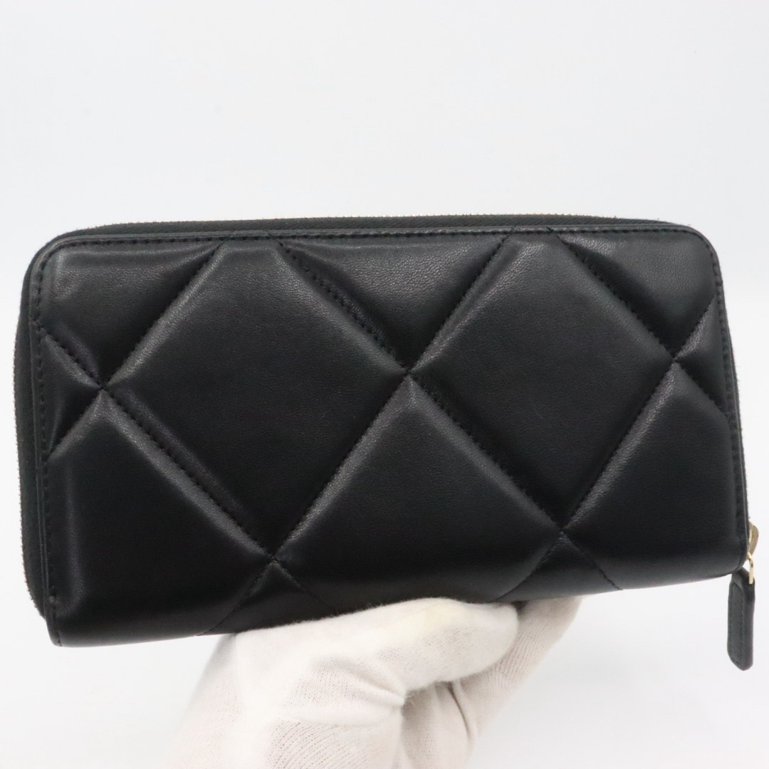 CHANEL - 美品 シャネル 19 マトラッセ ラウンドファスナー 長 CHANEL - 美品 シャネル 19 マトラッセ ラウンドファスナー 長