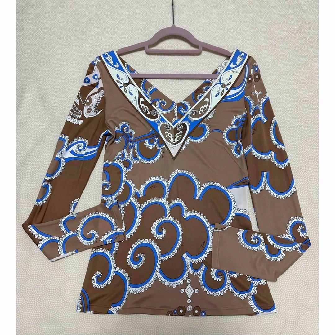 エミリオプッチ☆定価12万円程度☆綺麗☆デザイントップス エミリオプッチ☆定価12万円程度☆綺麗☆デザイントップス