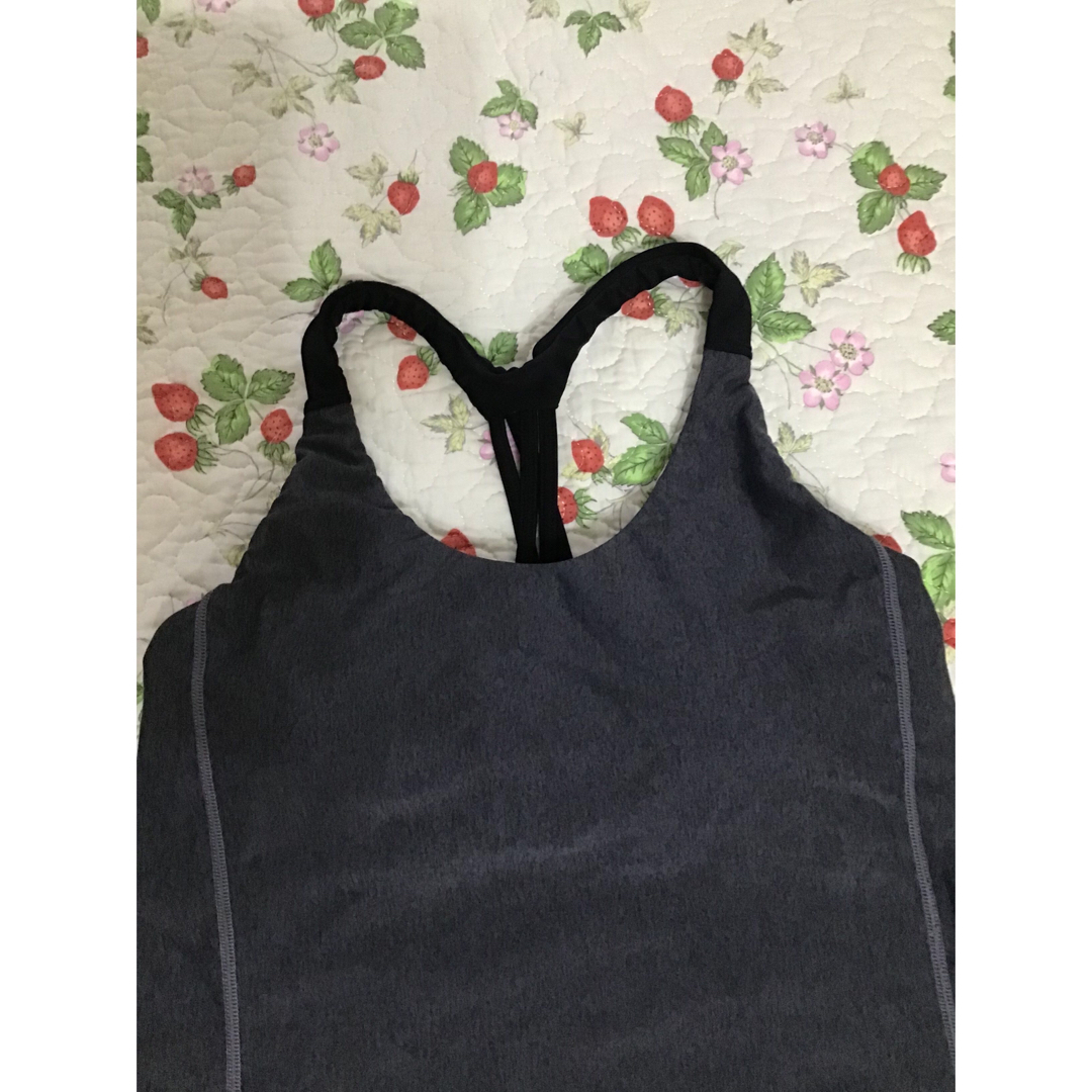 suria(スリア)のスリアのトップスM  お値下げしました❣️ スポーツ/アウトドアのトレーニング/エクササイズ(ヨガ)の商品写真