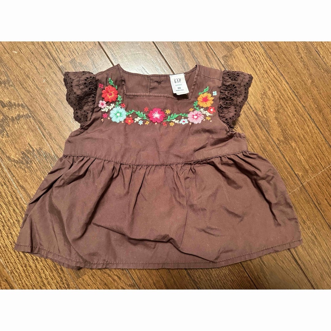 babyGAP(ベビーギャップ)の新品あり ワンピース2着セット サイズ60 baby gapとアメリカで購入品 キッズ/ベビー/マタニティのベビー服(~85cm)(ワンピース)の商品写真