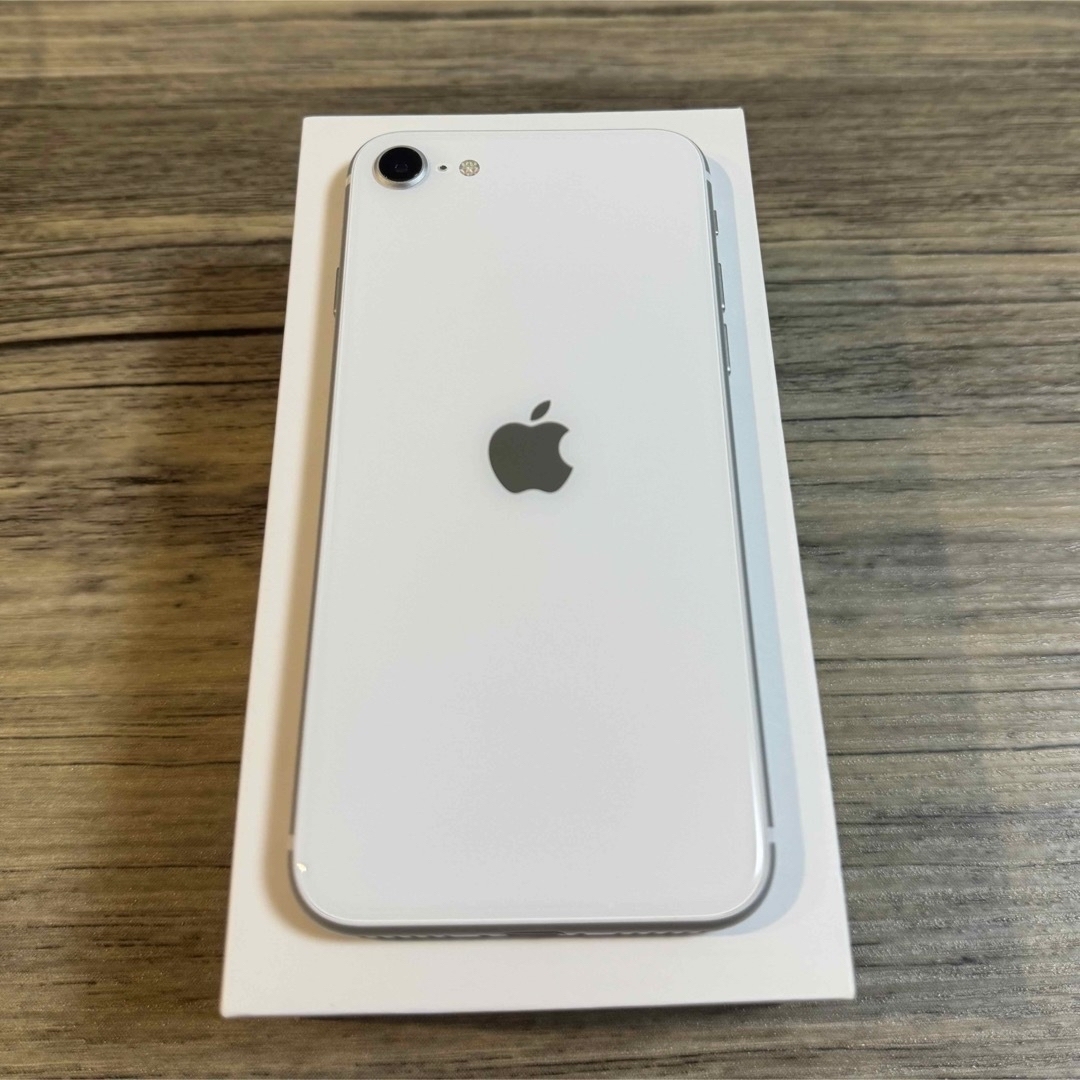 iPhone SE第2世代 ホワイト 128 GB SIMフリー 端末本体 iPhone SE第2世代 ホワイト 128 GB SIMフリー 端末本体