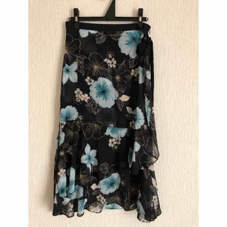 レディース ロングスカート Mサイズ 花柄 黒系 used 美品 古着(ロングスカート)