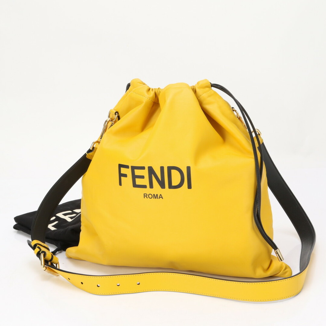 FENDI - 極美品 フェンディ スリムクラッチ 巾着 ロゴ レザー ショルダーバッグ ハンド トート 高級 人気 流行 おしゃれ EEY AX21-6