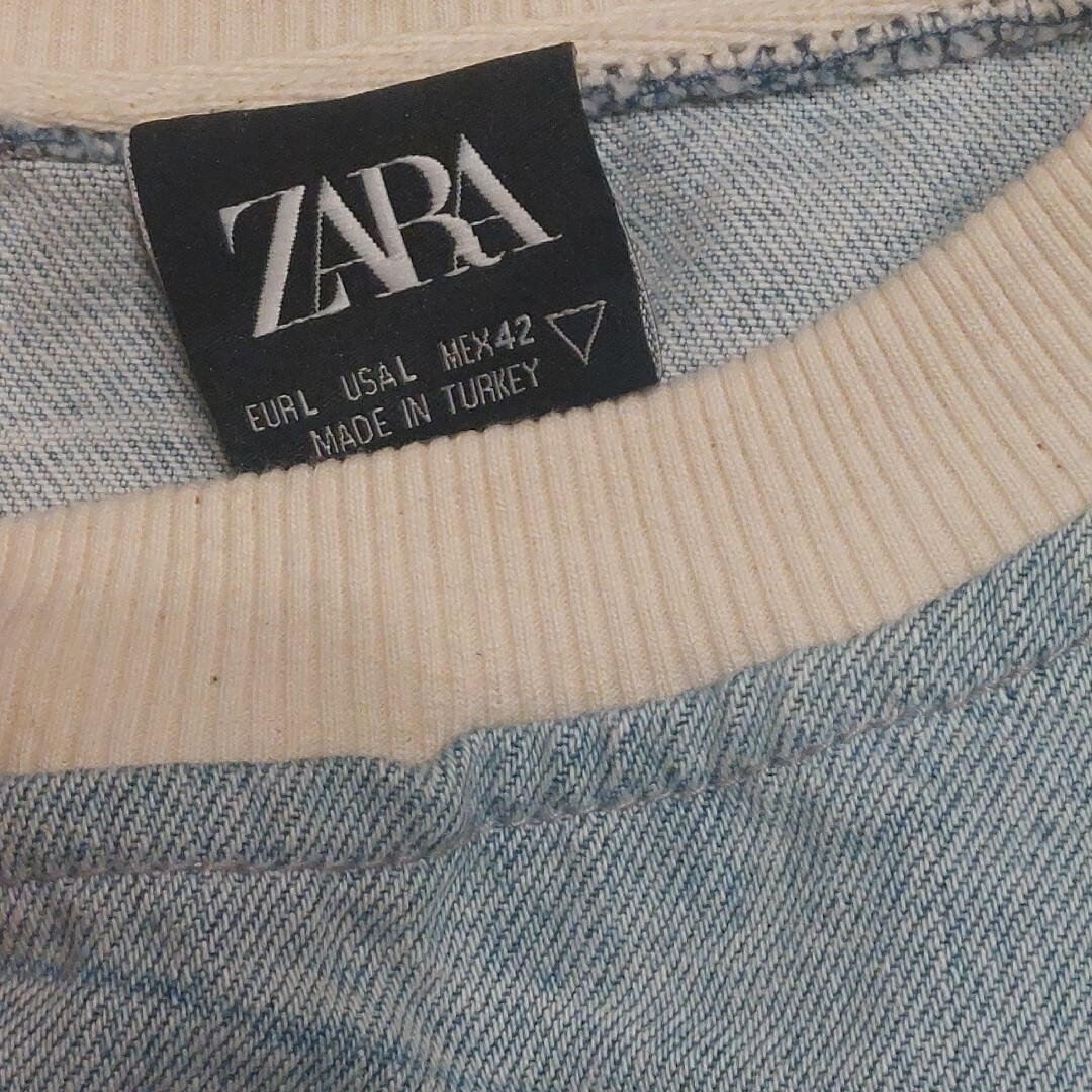 ZARA - 《限定価格》ZARA スウェット デニムダメージ トレーナー ZARA - 《限定価格》ZARA スウェット デニムダメージ トレーナー