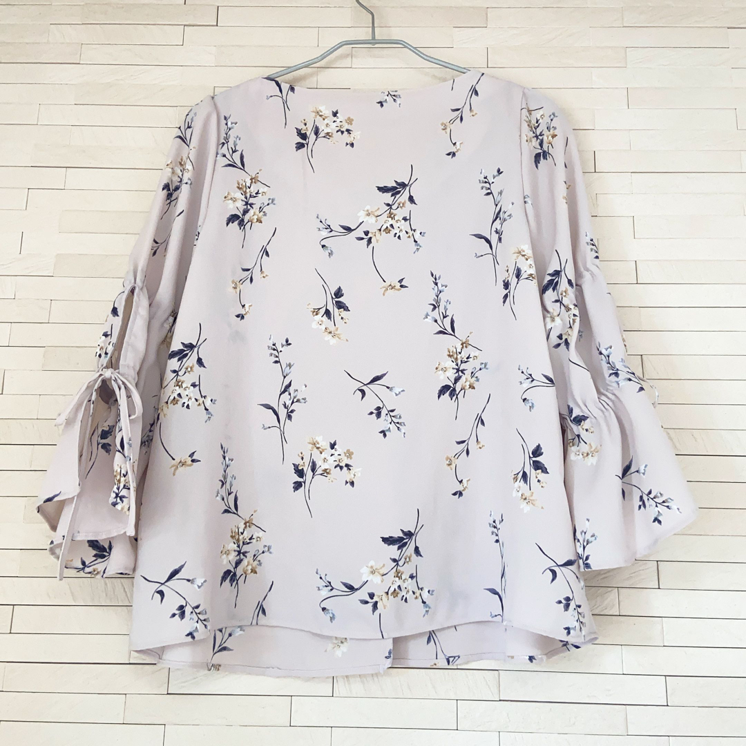信頼も厚い Apuweiser-riche GIRL掲載♡小花プリント 大人気完売品♡and - シャツ/ブラウス(長袖/七分)