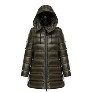 MONCLER(ダウンコート ・ グリーン・カーキ/緑色系)のフリマ MONCLER(ダウンコート ・ グリーン・カーキ/緑色系)のフリマ