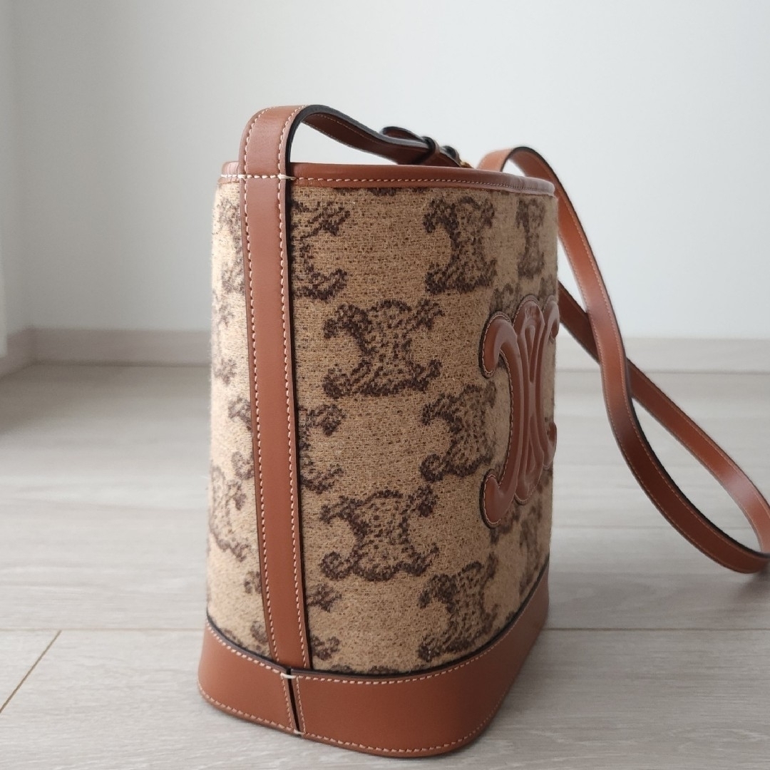 CELINE - 極美品【セリーヌ】スモール バケット キュイル CELINE - 極美品【セリーヌ】スモール バケット キュイル