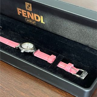 FENDI(腕時計 ・ ピンク/桃色系)のフリマアイテム一覧 FENDI(腕時計 ・ ピンク/桃色系)のフリマアイテム一覧