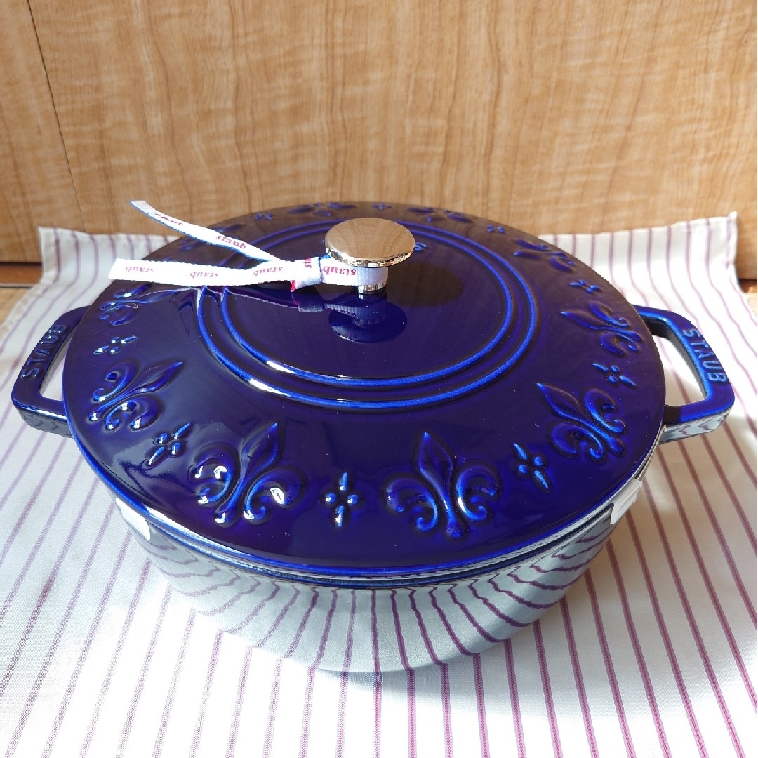 STAUB - STAUB【中古/美品】フルール・ド・リス フレンチ STAUB - STAUB【中古/美品】フルール・ド・リス フレンチ