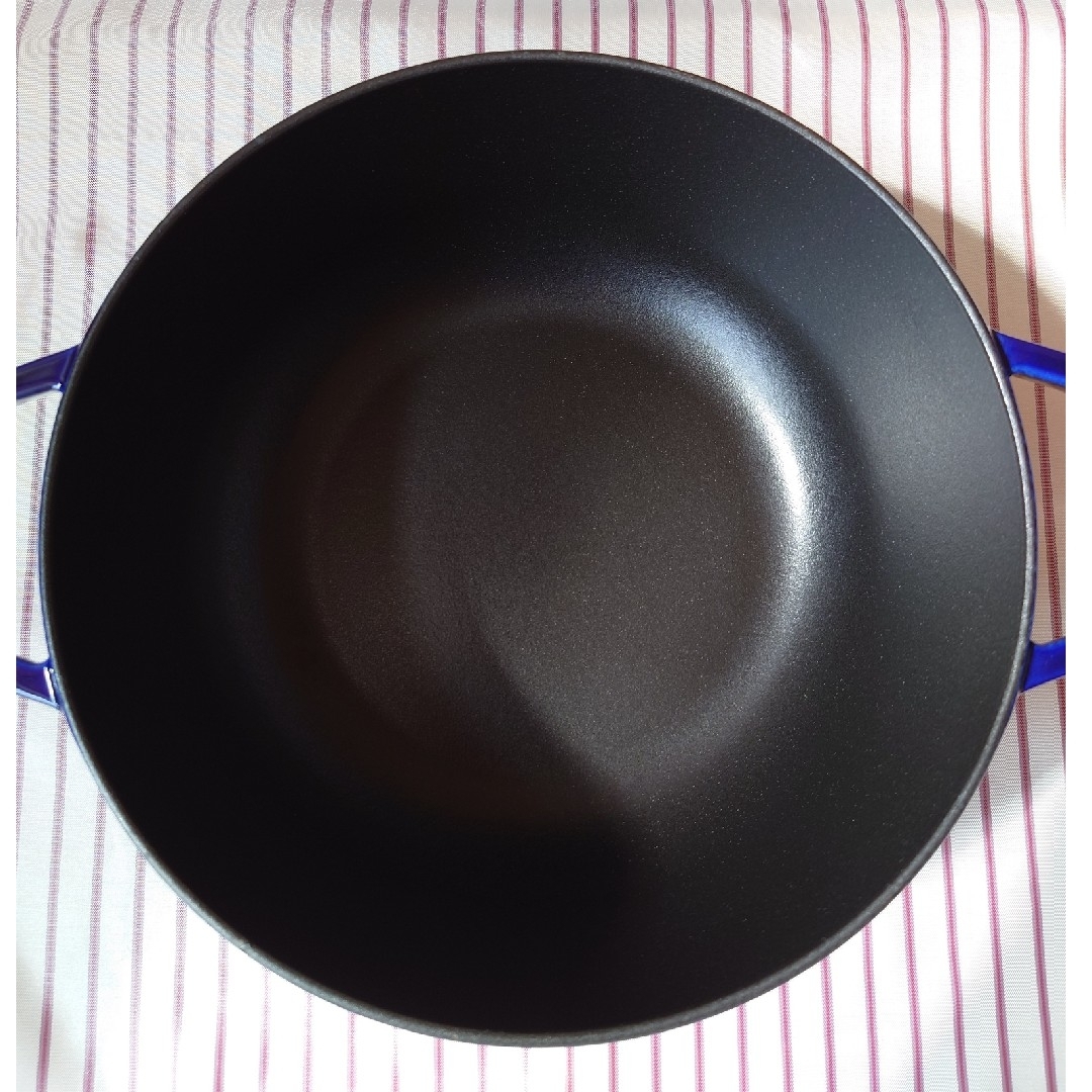 STAUB - STAUB【中古/美品】フルール・ド・リス フレンチ STAUB - STAUB【中古/美品】フルール・ド・リス フレンチ