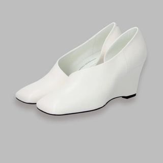 HYKE - WEDGE PUMPS BEAUTIFUL SHOES × HYKEの通販 by マチルダ HYKE - WEDGE PUMPS BEAUTIFUL SHOES × HYKEの通販 by マチルダ