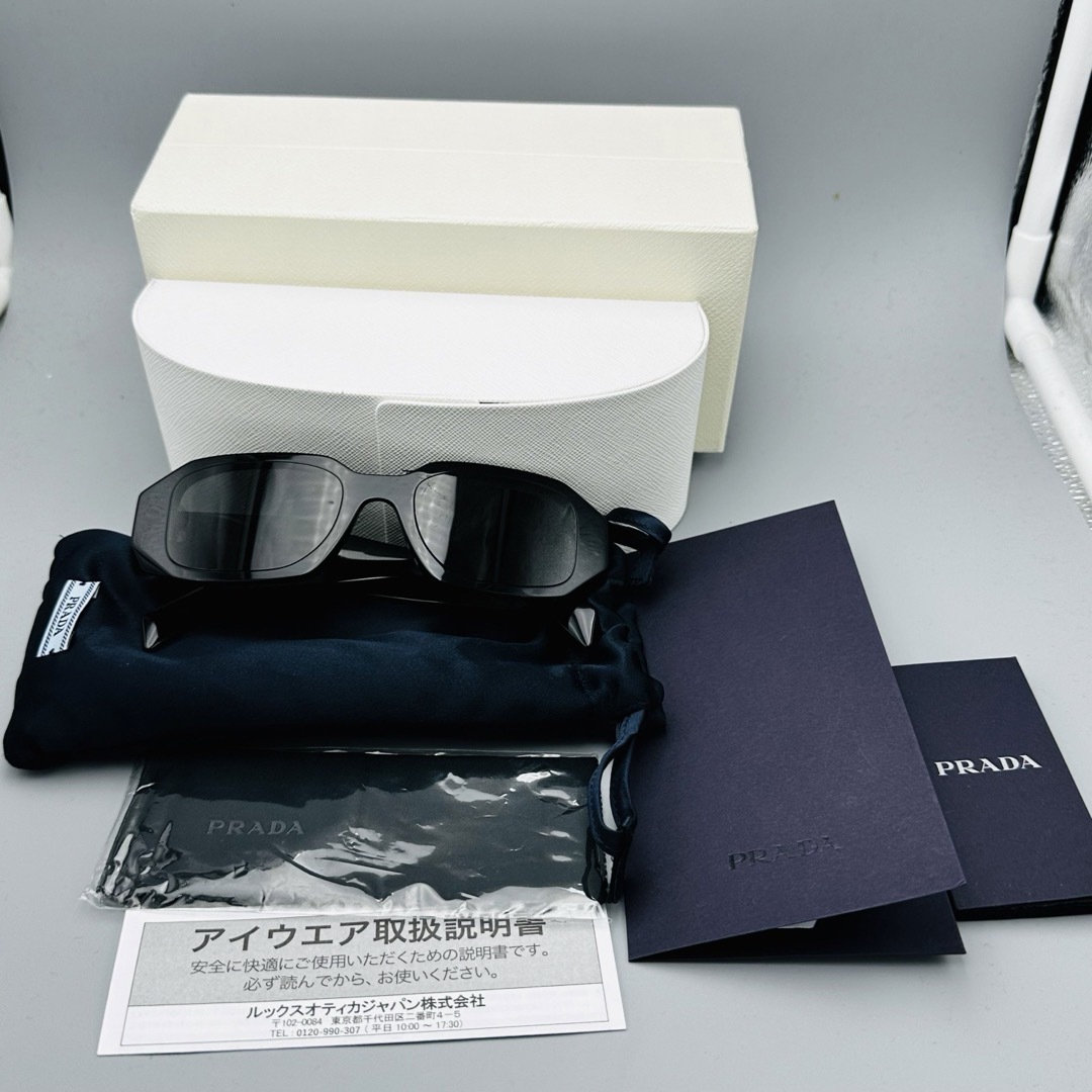 PRADA - PRADA プラダ SPR17W-F シンボル サングラス ELLY着用の PRADA - PRADA プラダ SPR17W-F シンボル サングラス ELLY着用の