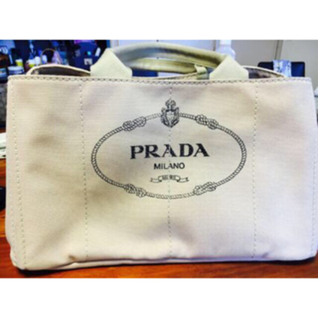 PRADA(プラダ)のPRADA カナパ ベージュ♡美品 レディースのバッグ(トートバッグ)の商品写真