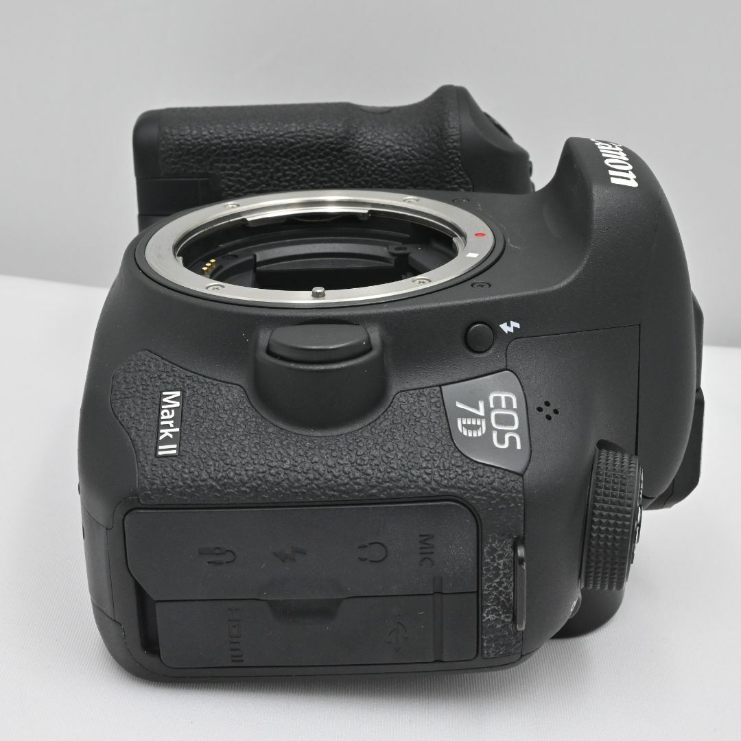 Canon EOS 7D デジタル一眼レフカメラ 締め切っ Canon EOS 7D デジタル一眼レフカメラ 締め切っ
