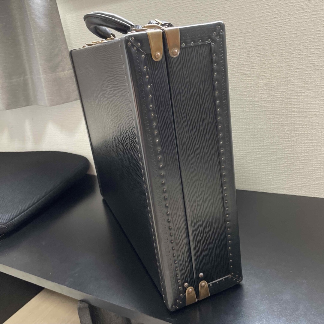 ルイヴィトン エピ ポルトモネ ビエ ヴィエノワ ノワール がま口 ルイヴィトン エピ ポルトモネ ビエ ヴィエノワ ノワール がま口